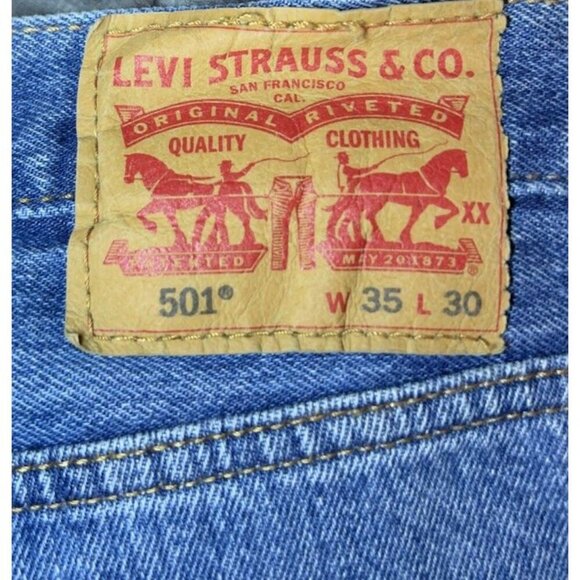 Levis Jeans 501 Men's Jeans Blue Denim Straight Leg Button Fly Size 35x30 - Picture 9 of 12